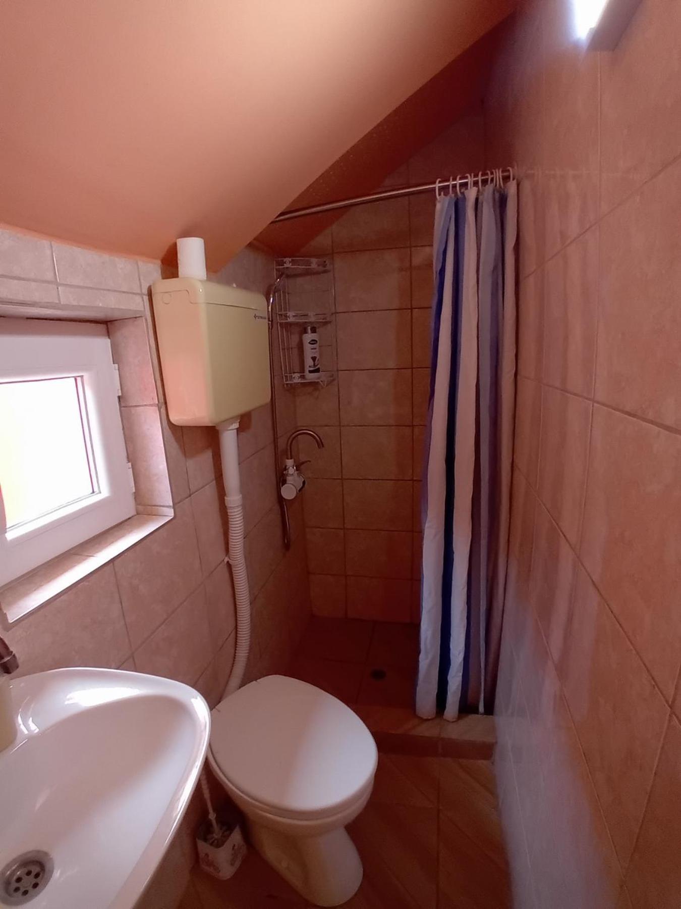 Red Apartman 2 トレビニエ エクステリア 写真
